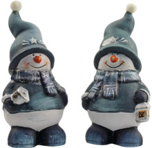 Zwei dekorative Schneemannfiguren mit Mützen und Schals