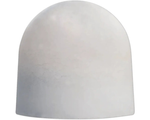 Ein einzelner Pfeilerkopf aus Beton