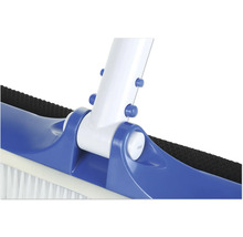 Vue détaillée d'une brosse de piscine avec boîtier bleu et poils blancs