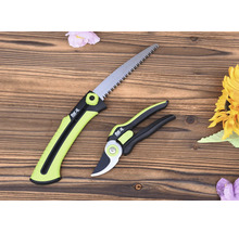 Set de jardin composé d'une scie à branches et d'un sécateur