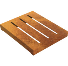 Quadratische Trittplatte aus Metall mit Schlitzen