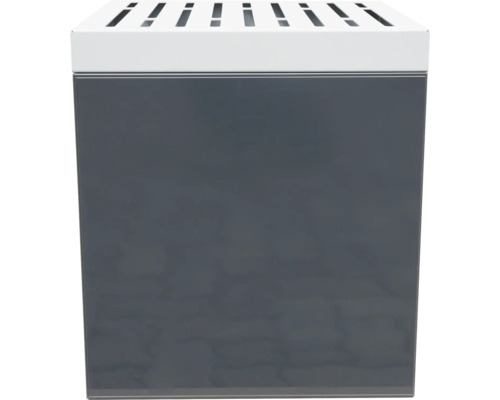 Poubelle grise avec couvercle blanc et fentes