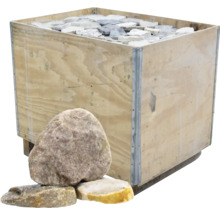 Holzkiste gefüllt mit Natursteinen und Pflastersteinen