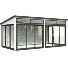 Tonnelle de jardin moderne avec portes coulissantes et façades de fenêtres.