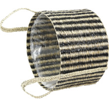 Gestrickter Pflanzkorb mit Tragegriffen