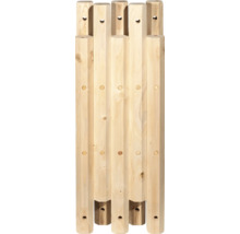 Poteaux en bois avec trous de forage pour clôtures de jardin ou constructions similaires