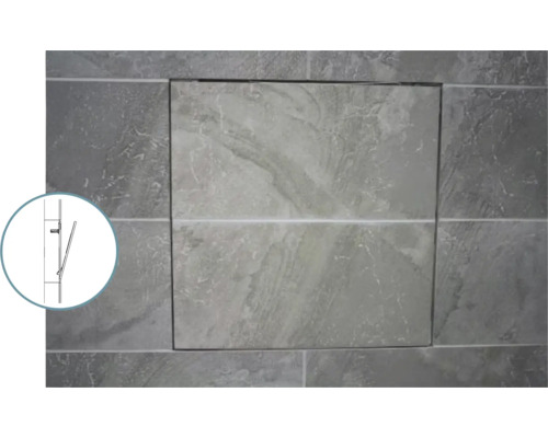 Revisionsklappe mit Flieseneinsatz in einer gefliesten Wand mit schematischer Darstellung der Öffnung.