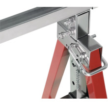 Vue détaillée d'un cric de support rouge argenté