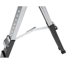 Vue détaillée d'une plate-forme de travail en aluminium avec entretoise en acier