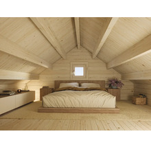 Helles Schlafzimmer mit Holzwänden, Dachschrägen und Doppelbett