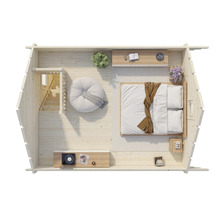 Innenansicht eines Holzhauses mit Schlafzimmer, Sitzecke und Treppe