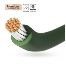 Gros plan d'un câble électrique vert avec des conducteurs en cuivre et en étain