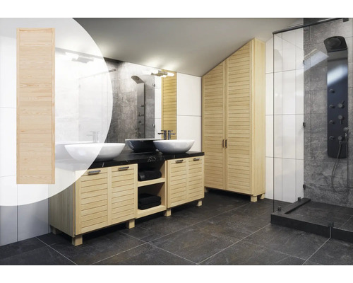 Salle de bains avec lavabo, miroir, meuble de rangement et douche en bois clair