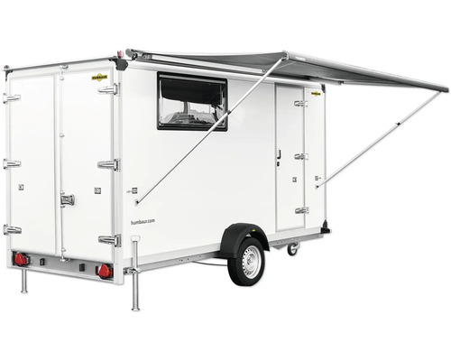 Weißer Humbaur Anhänger mit Markise und Fenster