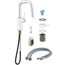 Robinet de cuisine avec accessoires pour l'installation