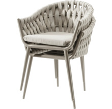 Geflochtener Armlehnstuhl mit Kissen für den Aussenbereich