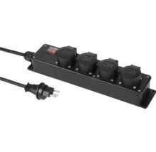 Mehrfachsteckdose mit vier Steckplätzen, Schalter und Stecker