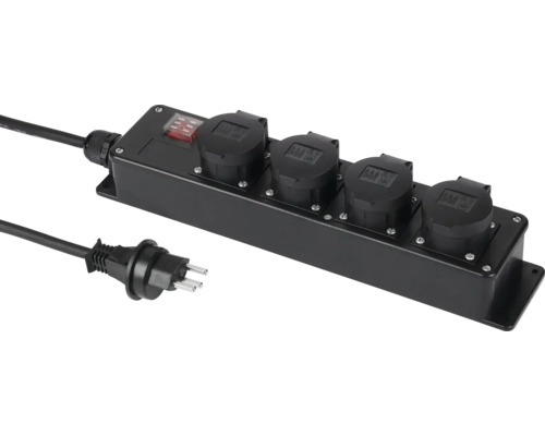 Mehrfachsteckdose mit vier Steckplätzen, Schalter und Stecker