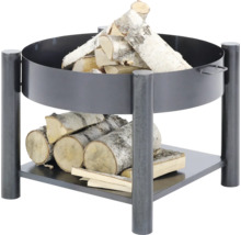 Brennholzregal aus Metall mit Holzscheiten