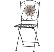 Chaise de jardin pliante en métal avec incrustation en mosaïque en forme d'étoile dans le dossier et assise grillagée.