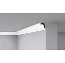 Coin avec moulure décorative installée