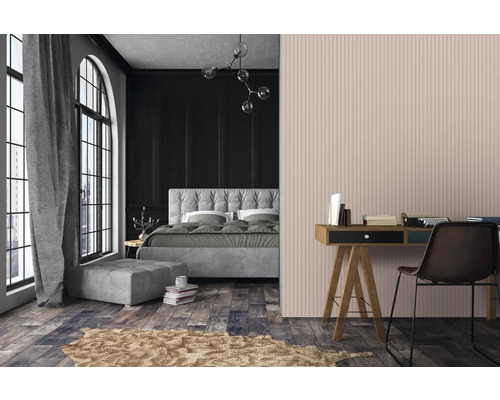 Chambre à coucher avec lit, bureau et fenêtre pour une atmosphère lumineuse et organisée.
