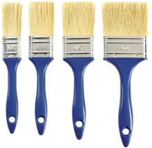 Quatre pinceaux de peinture avec des poils de différentes largeurs