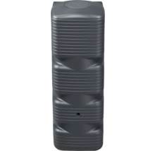 Hoher Regenspeicher aus Kunststoff in Anthrazit mit horizontalen Rillen und Deckel.