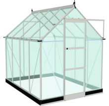 Gewächshaus mit geöffneter Tür