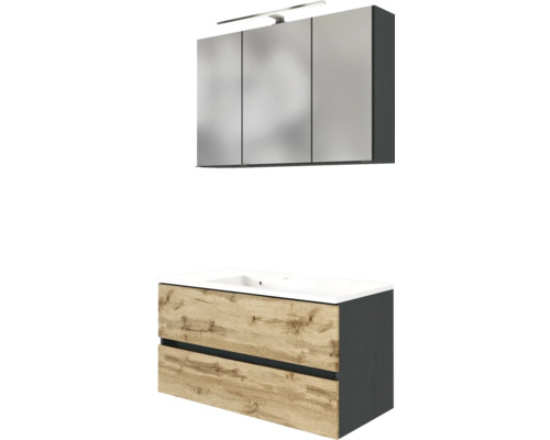 Badezimmermöbel-Set bestehend aus dreitürigem Spiegelschrank mit LED-Leuchte und Waschbeckenunterschrank mit zwei Schubladen in Holzoptik.