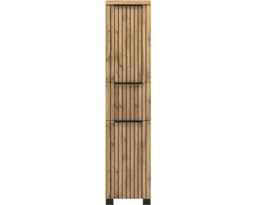Armoire haute en aspect chêne avec des lamelles verticales noires et trois panneaux frontaux sur des pieds noirs.