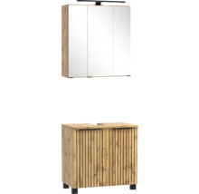 Badezimmermöbel-Set in Eiche-Optik mit Spiegelschrank und Waschbeckenunterschrank mit schwarzen Lamellen und Griffen.