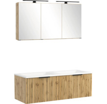 Badmöbel-Set mit dreitürigem Spiegelskrank, LED-Leuchten und Waschtischunterschrank mit Doppelwaschbecken in Eichenoptik mit Lamellenfront.