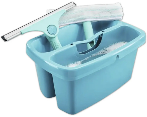 Eimer mit Fensterwischer und Fensterabzieher