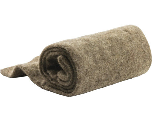 Zusammengerolltes Winterschutzvlies aus Schafwolle für Pflanzen.