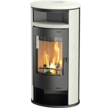 Kaminofen mit Feuerraum und Ablageflächen