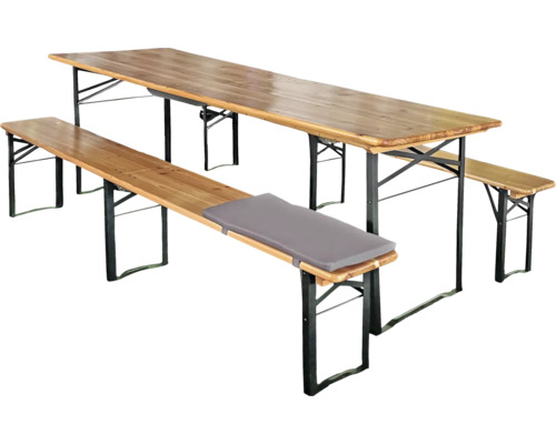 Ensemble de brasserie en bois avec table, deux bancs et un coussin gris, piètements pliables en métal.
