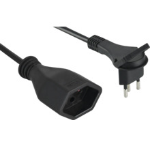 Rallonge noire avec fiche Euro plate et prise femelle.