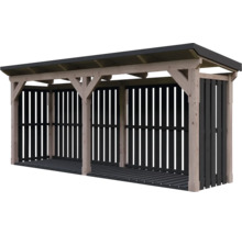 Abri à bûches en bois avec paroi arrière noire et toit en appentis, trois compartiments.