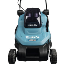 Tondeuse à gazon sans fil Makita bleue de 36 volts avec une largeur de coupe de 430 millimètres.