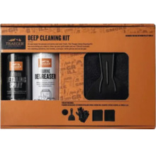 Kit de nettoyage en profondeur Traeger pour barbecue avec spray d'entretien, dégraissant, tampon, grattoir, gants et chiffons.