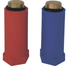Set aus zwei Baustopfen aus Kunststoff, rot und blau, mit Messinggewinde und Dichtungsring für Wasseranschlüsse.