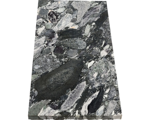 Dalle en pierre naturelle avec une surface composée de divers fragments de roche en gris, noir et blanc.