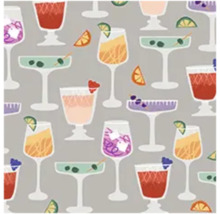 Motif avec divers verres à cocktail comme des verres à martini avec des olives et des verres avec agrumes et baies.