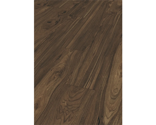 Laminatboden in dunkler Nussbaumoptik mit ausgeprägter Holzmaserung und sichtbaren Fugen.