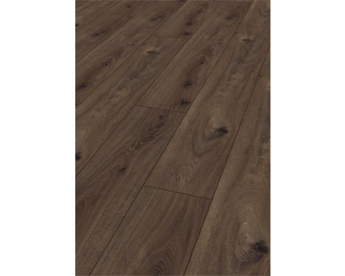 Laminatboden in dunkler Eichenoptik mit ausgeprägter Holzmaserung und sichtbaren Astlöchern.