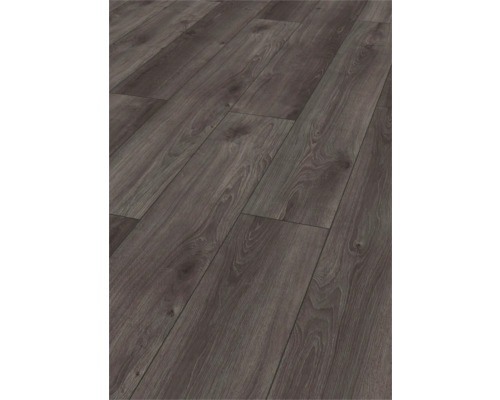 Dunkler Laminatboden in Eichenoptik mit ausgeprägter Holzmaserung und Ästen.