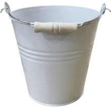 Weisser Metalleimer mit Holzgriff und horizontalen Rillen.