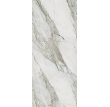 Carrelage en grès cérame aspect marbre avec veinures grises et beiges.