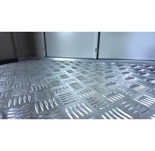 Tôle larmée en aluminium avec motif à cinq larmes pour un sol antidérapant.